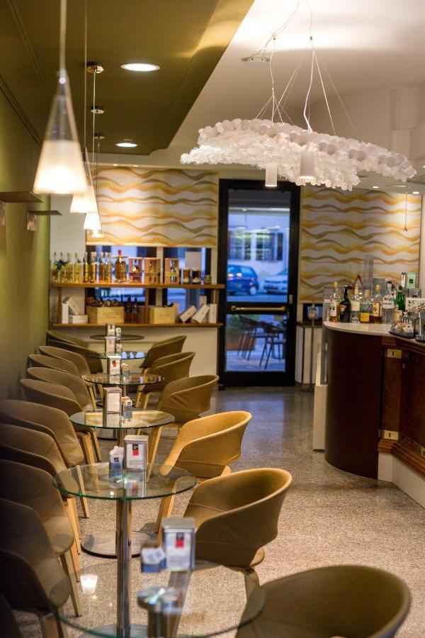 Albergo Montenegro マニアーゴ エクステリア 写真