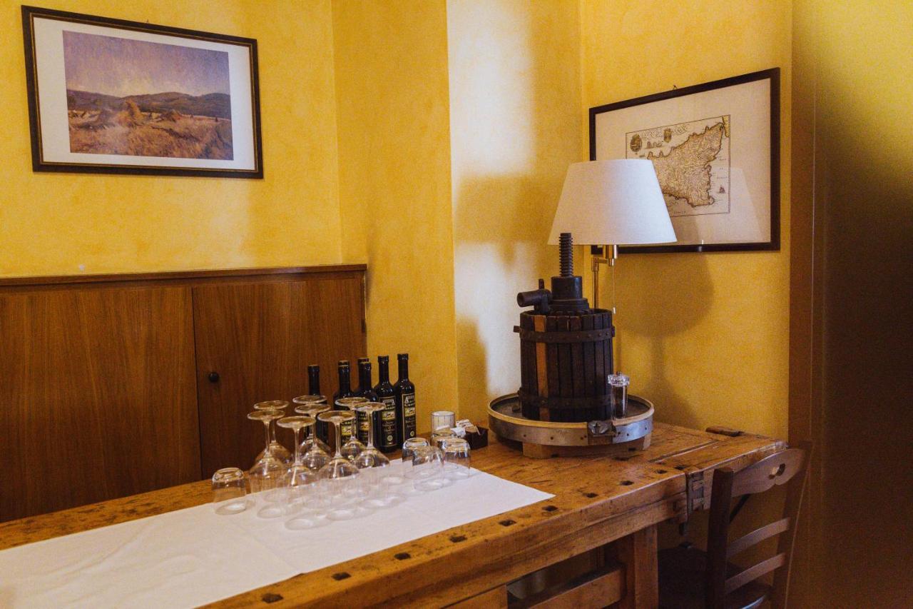 Albergo Montenegro マニアーゴ エクステリア 写真