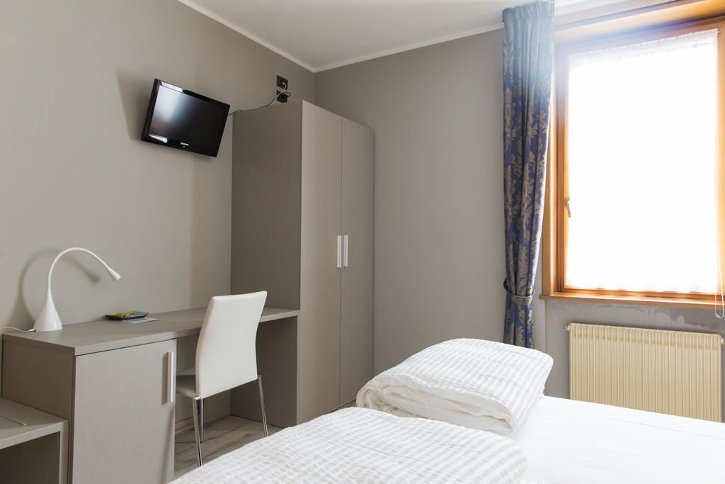 Albergo Montenegro マニアーゴ エクステリア 写真