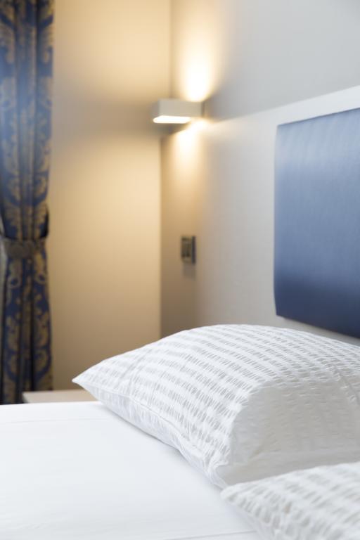 Albergo Montenegro マニアーゴ エクステリア 写真