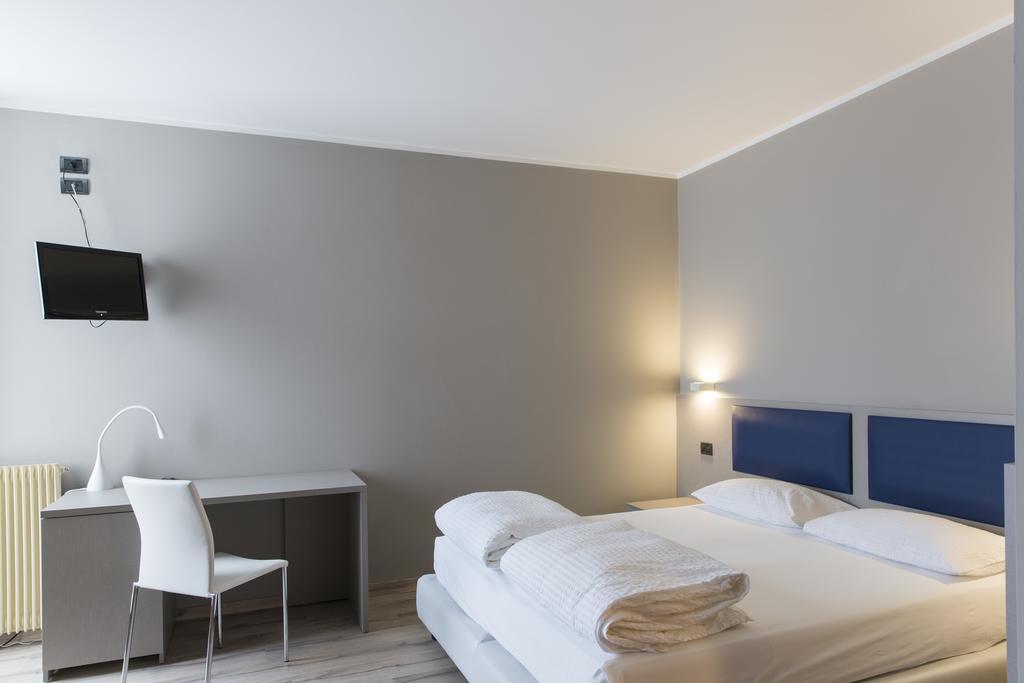 Albergo Montenegro マニアーゴ エクステリア 写真