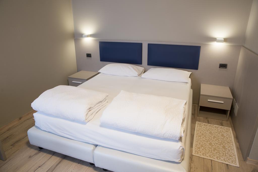 Albergo Montenegro マニアーゴ エクステリア 写真